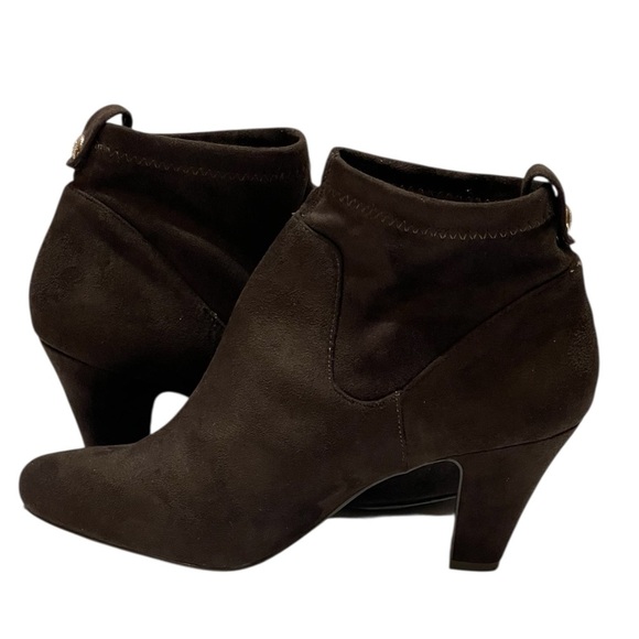 BCBG BROWN DELILAH FAUX SUEDE SLIP ON ANKLE BOOTS SZ 8M EUC - Picture 2 of 15